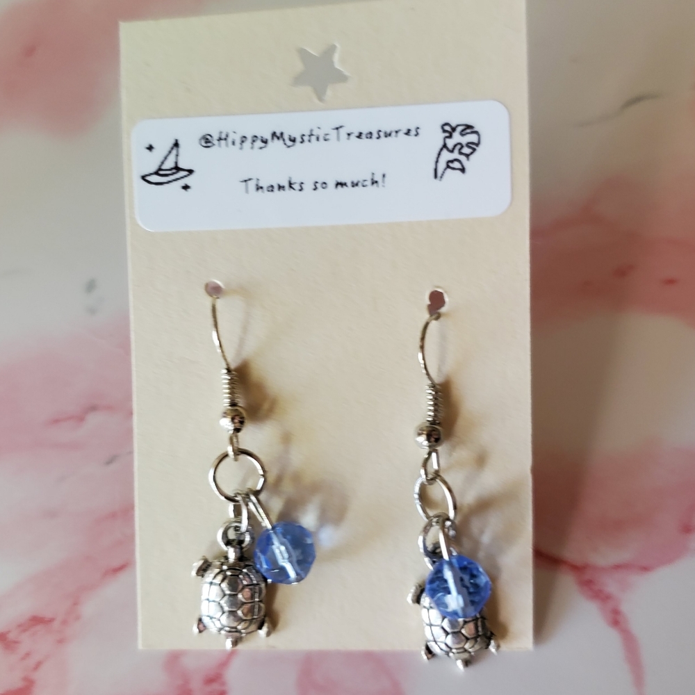 NWT Cute Turtle Charm Earrings